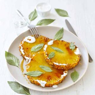 Ananas grillé à la crème de coco