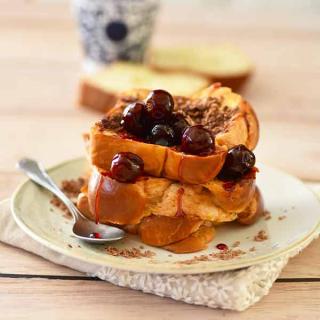 Brioche grillée chocolat cerises amarena 